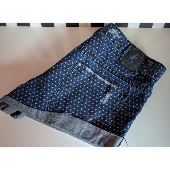 One Teaspoon distressed short shorts - Picture 3 of 10